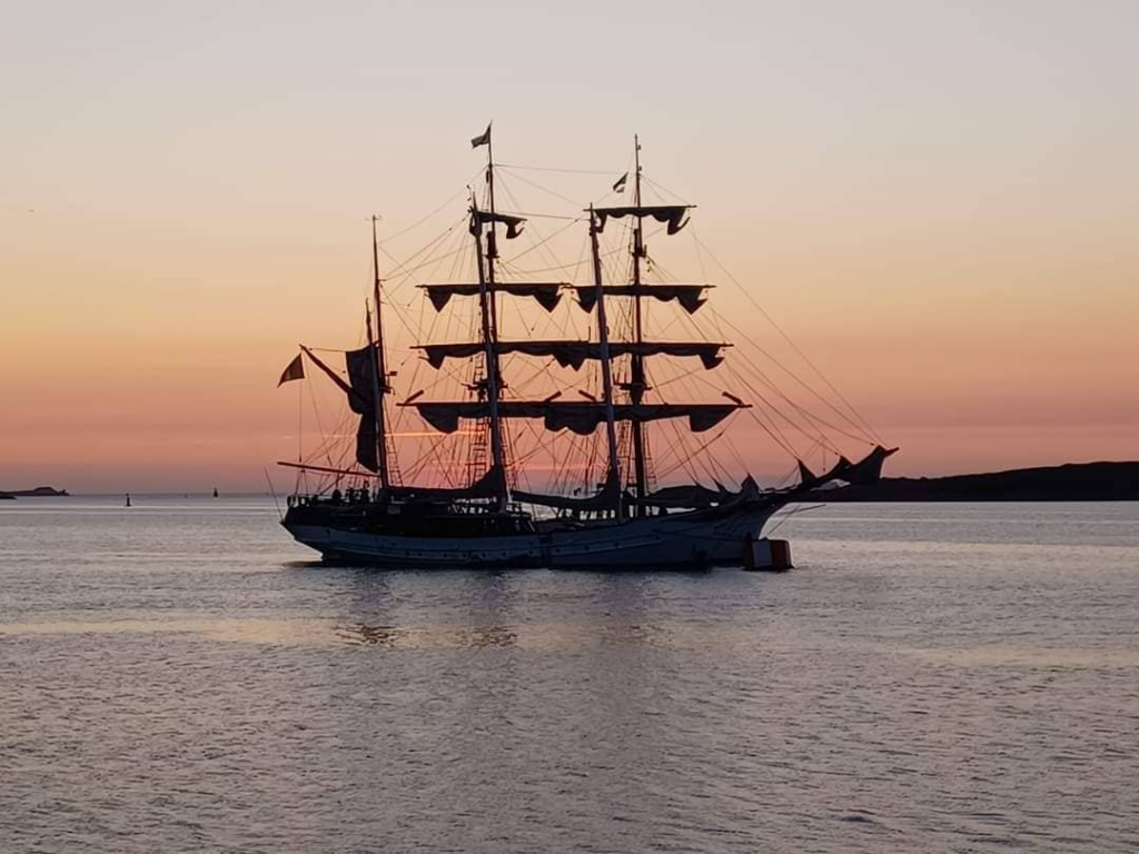 Consulter le site web des Vedettes des Abers pour plus d'informations.